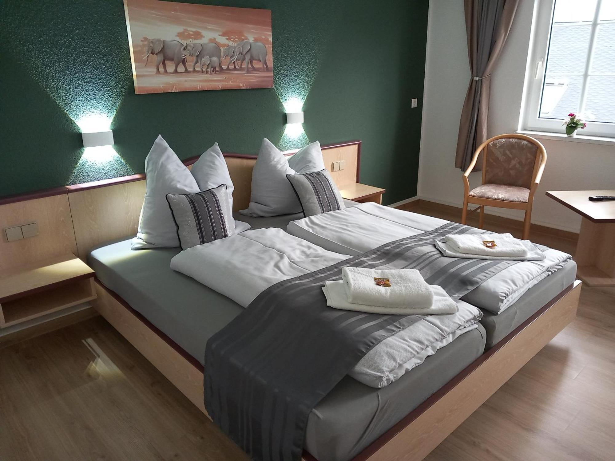 Hotel Eintracht Митвайда Экстерьер фото