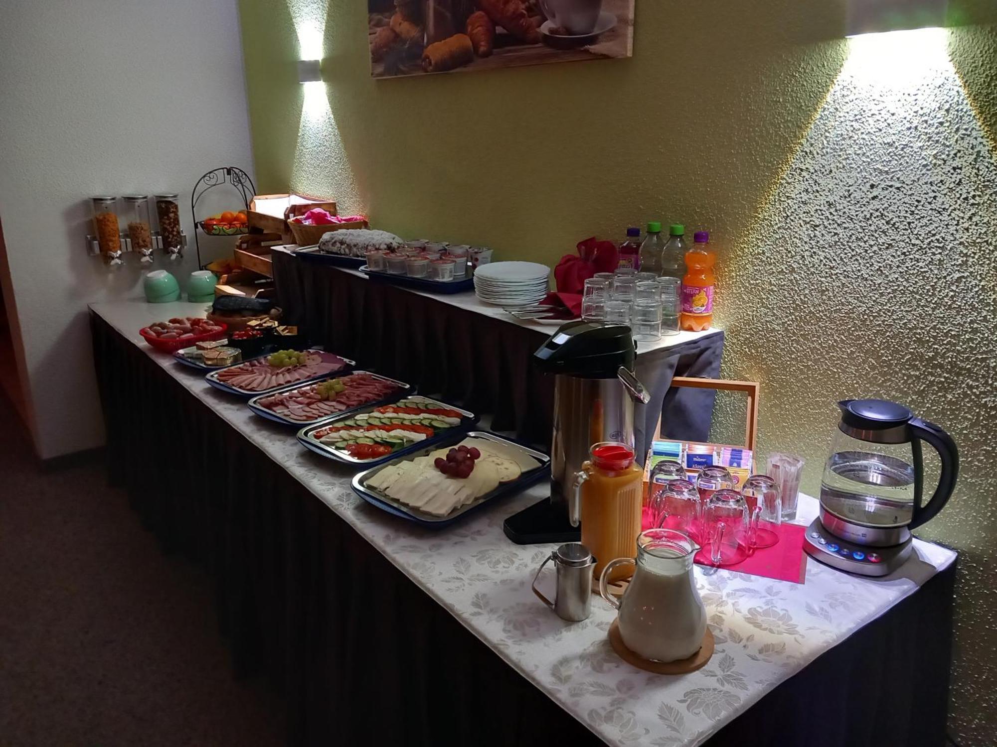 Hotel Eintracht Митвайда Экстерьер фото