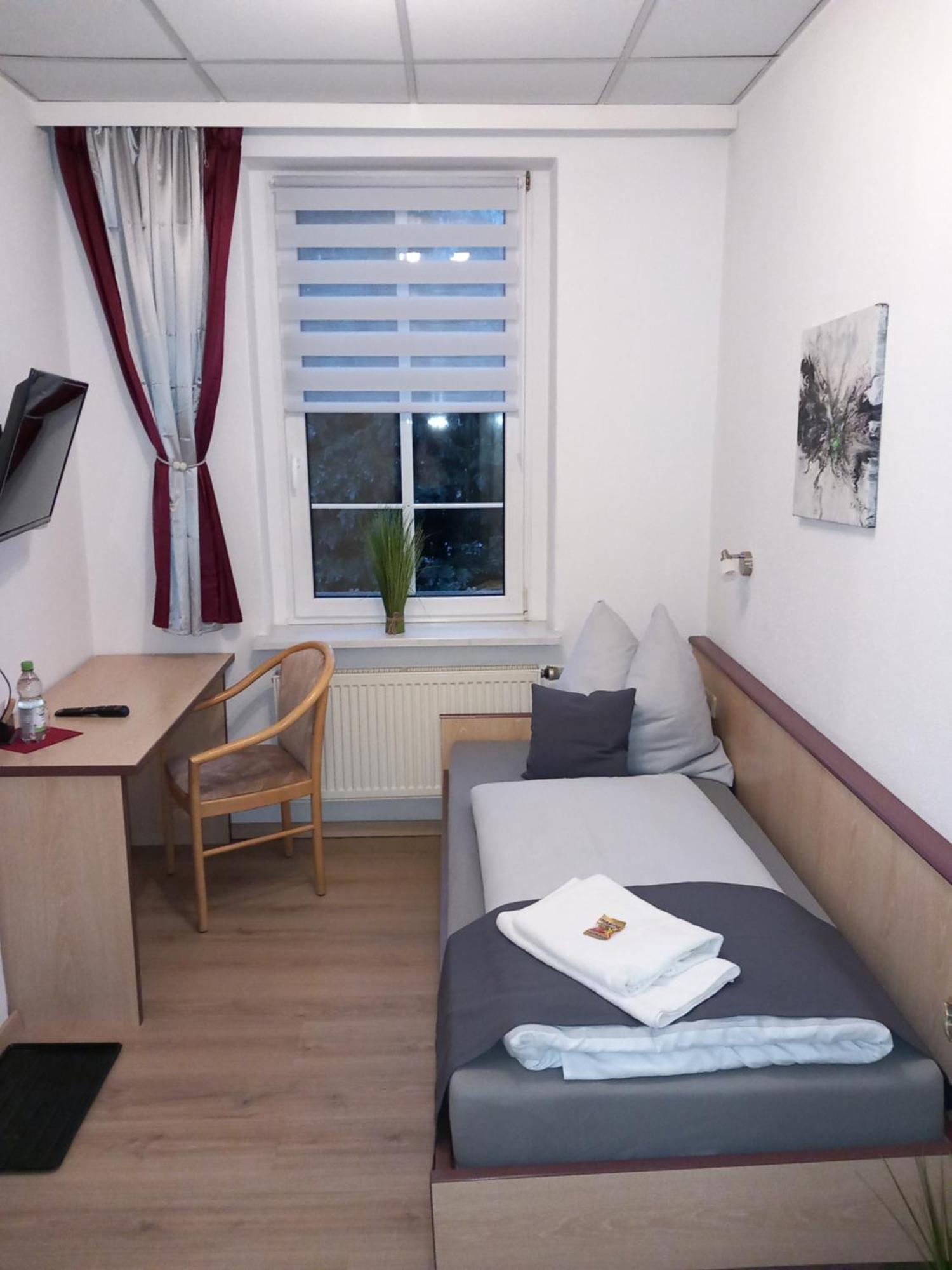 Hotel Eintracht Митвайда Экстерьер фото